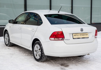 Подержанный автомобиль Volkswagen Polo Sedan 2014 года (3 фото)