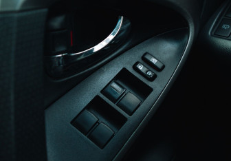 Подержанный автомобиль Toyota RAV4 2010 года (13 фото)