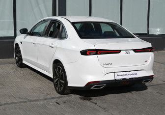 Подержанный автомобиль Kaiyi E5 2023 года (3 фото)