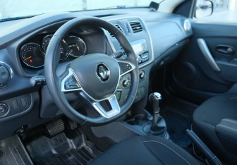 Подержанный автомобиль Renault Logan Sedan 2020 года (9 фото)