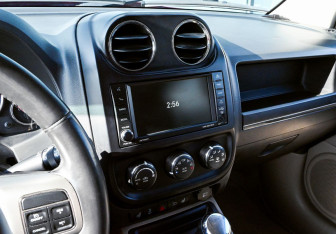 Подержанный автомобиль Jeep Compass 2012 года (10 фото)