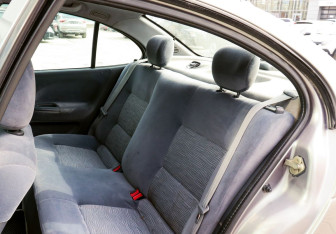 Подержанный автомобиль Renault Megane Sedan 2002 года (15 фото)