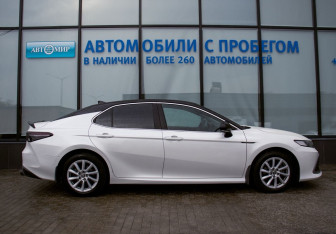 Подержанный автомобиль Toyota Camry Sedan 2021 года (6 фото)
