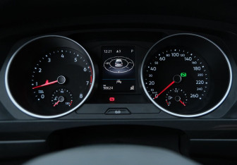 Подержанный автомобиль Volkswagen Tiguan 2021 года (15 фото)