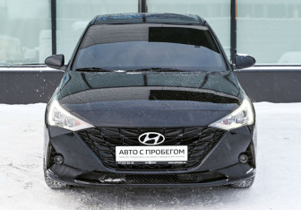 Подержанный автомобиль Hyundai Solaris Sedan 2021 года (8 фото)