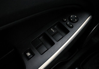Подержанный автомобиль Mazda 2 Hatchback 2008 года (11 фото)