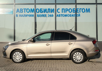 Подержанный автомобиль Skoda Rapid Liftback 2021 года (2 фото)