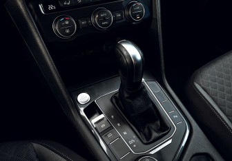 Подержанный автомобиль Volkswagen Tiguan 2020 года (10 фото)