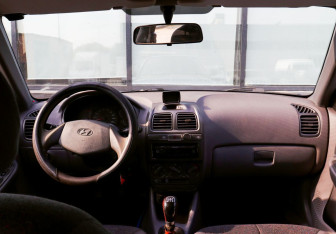 Подержанный автомобиль Hyundai Accent Sedan 2008 года (17 фото)