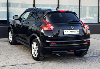 Подержанный автомобиль Nissan Juke 2011 года (3 фото)