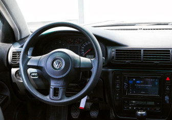 Подержанный автомобиль Volkswagen Passat Wagon 1999 года (17 фото)