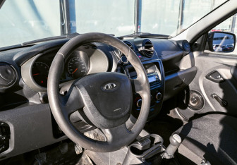 Подержанный автомобиль LADA (ВАЗ) Granta Sedan 2013 года (12 фото)