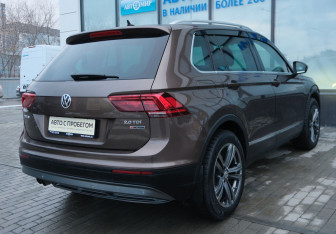 Подержанный автомобиль Volkswagen Tiguan 2017 года (5 фото)