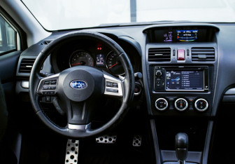 Подержанный автомобиль Subaru XV 2014 года (20 фото)