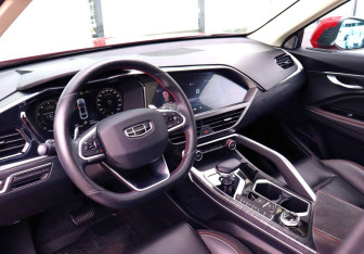 Подержанный автомобиль Geely Tugella 2022 года (16 фото)