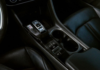 Подержанный автомобиль Hyundai Sonata 2023 года (12 фото)