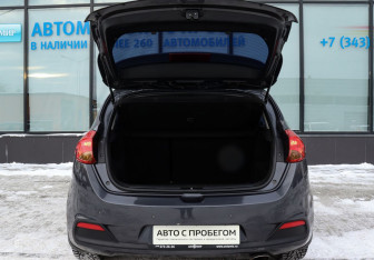 Подержанный автомобиль Kia Ceed Hatchback 2014 года (20 фото)