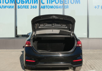 Подержанный автомобиль Hyundai Solaris Sedan 2019 года (21 фото)