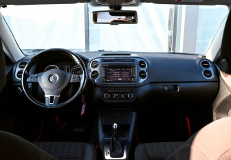 Подержанный автомобиль Volkswagen Tiguan 2011 года (17 фото)