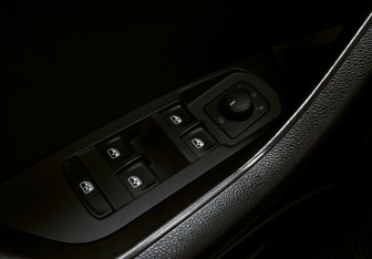 Подержанный автомобиль Skoda Karoq 2021 года (12 фото)