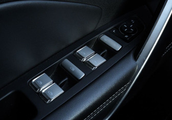 Подержанный автомобиль Geely Atlas Pro 2022 года (11 фото)