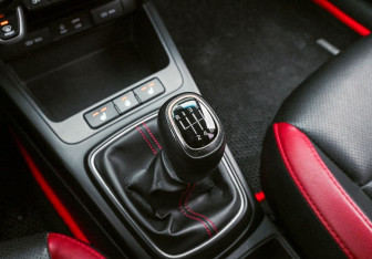 Подержанный автомобиль Kia Rio Sedan 2019 года (16 фото)