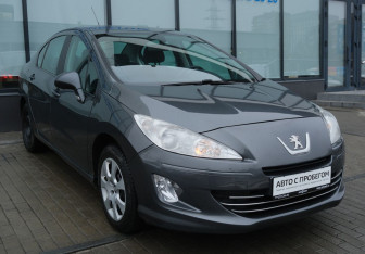 Подержанный автомобиль Peugeot 408 2014 года (7 фото)
