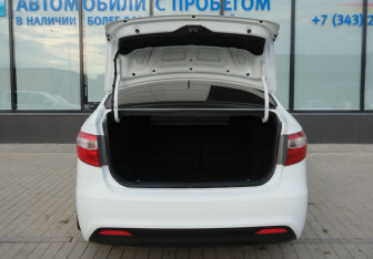 Подержанный автомобиль Kia Rio Sedan 2014 года (18 фото)