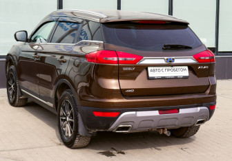 Подержанный автомобиль Geely Atlas 2019 года (3 фото)