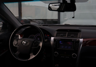 Подержанный автомобиль Toyota Camry Sedan 2012 года (21 фото)