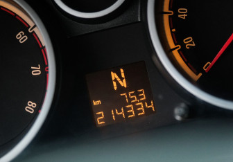 Подержанный автомобиль Opel Corsa 2008 года (16 фото)