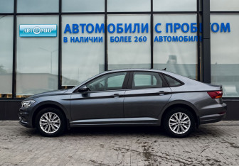 Подержанный автомобиль Volkswagen Jetta Sedan 2020 года (2 фото)