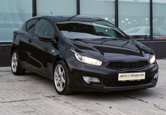 Подержанный автомобиль Kia Ceed Hatchback 2013 года (7 фото)