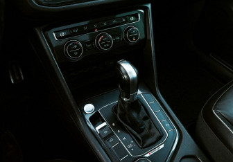 Подержанный автомобиль Volkswagen Tiguan 2018 года (13 фото)