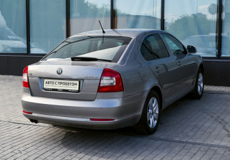 Подержанный автомобиль Skoda Octavia Liftback 2013 года (5 фото)
