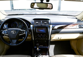 Подержанный автомобиль Toyota Camry Sedan 2015 года (18 фото)