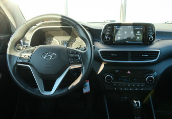 Подержанный автомобиль Hyundai Tucson 2020 года (10 фото)