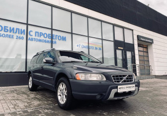 Подержанный автомобиль Volvo XC70 2006 года (9 фото)