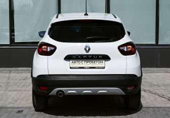 Подержанный автомобиль Renault Kaptur 2021 года (4 фото)