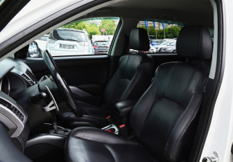 Подержанный автомобиль Mitsubishi Outlander 2010 года (16 фото)