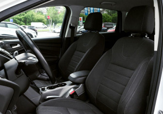 Подержанный автомобиль Ford Kuga 2013 года (20 фото)