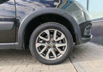 Подержанный автомобиль LADA (ВАЗ) Granta Wagon 2023 года (20 фото)