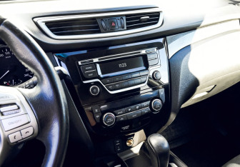Подержанный автомобиль Nissan X-Trail 2016 года (11 фото)