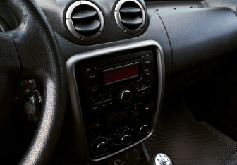 Подержанный автомобиль Renault Duster 2014 года (11 фото)
