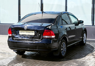 Подержанный автомобиль Volkswagen Polo Sedan 2012 года (5 фото)