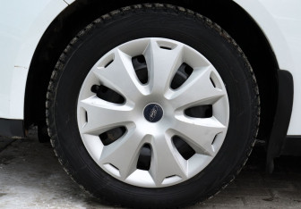 Подержанный автомобиль Ford Focus Hatchback 2012 года (20 фото)