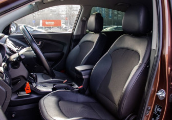 Подержанный автомобиль Hyundai ix35 2014 года (16 фото)