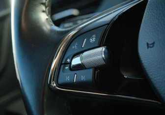 Подержанный автомобиль Skoda Rapid Liftback 2021 года (13 фото)