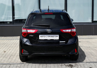 Подержанный автомобиль Toyota Vitz 2019 года (4 фото)
