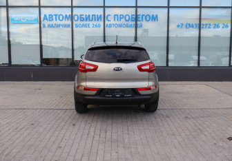Подержанный автомобиль Kia Sportage 2010 года (4 фото)